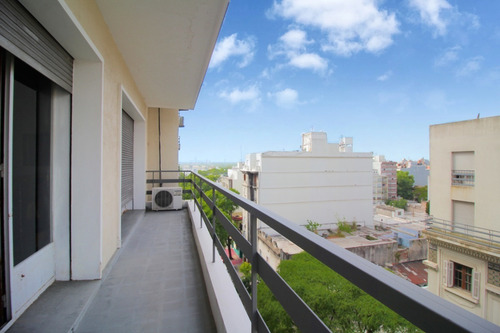 Imagen 2 de 17 de Gran Oportunidad En Cordón, Piso Alto Al Frente, 4 D / 3 B (servicio Completo). Terraza. Garage. Calefacción Central.