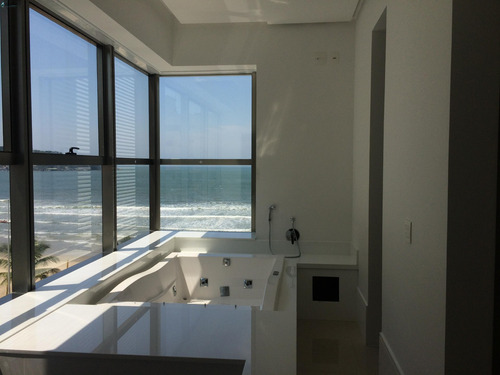 Imagem 18 de 30 de Magnífico Apartamento Com 05 Suítes Frente Mar Em Itapema! - Ap04170 - 69674918