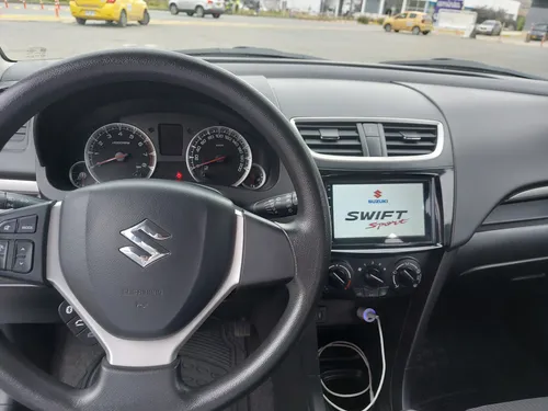 Suzuki Swift 1.2 Hatchback Versión Full Equipo