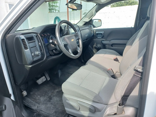 Imagen 9 de 12 de Chevrolet Silverado 1500 Cab Reg 2018