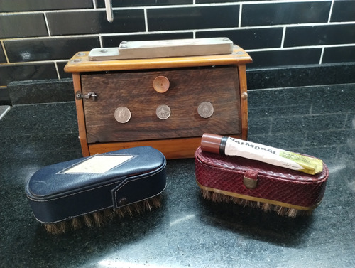 Antíguo Cajón De Madera Lustra Botas (Usado)