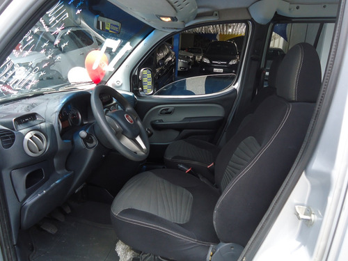 Fiat Doblo 2017 1.8 Flex 7 Lugares Prata