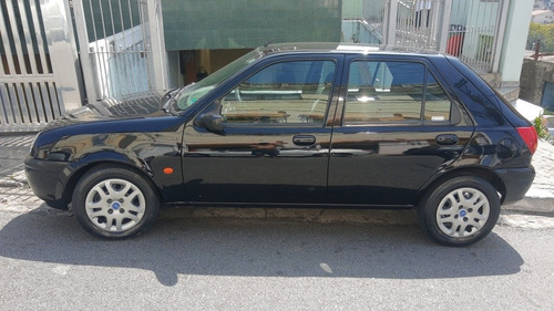 Imagem 2 de 10 de Ford Fiesta 2005 1.0 Street 5p