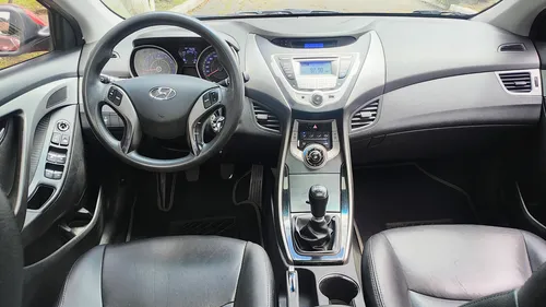 Hyundai Elantra 1.8 i35 GLS MT