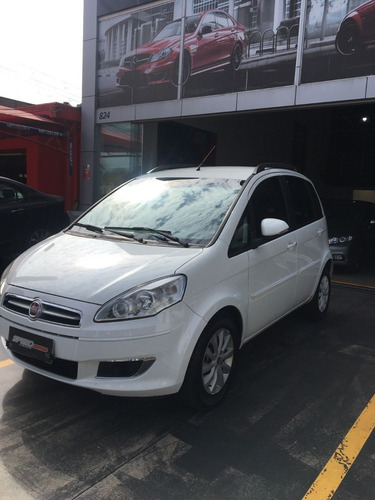 Imagem 1 de 10 de Fiat Idea 1.4 Attractive Flex Manual 2015