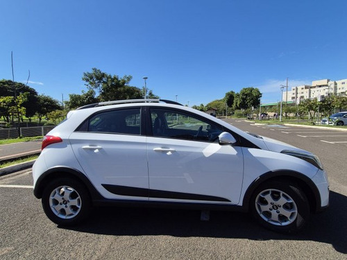 Hyundai HB20X HB20X 1.6 16V PREMIUM FLEX 4P AUTOMÁTICO