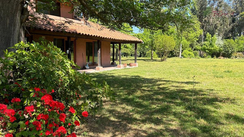 Casa En Parcela En Arriendo De 4d/3b En Calera De Tango