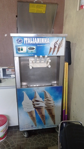 Imagem 1 de 3 de Máquina De Sorvete Italianinha 220v