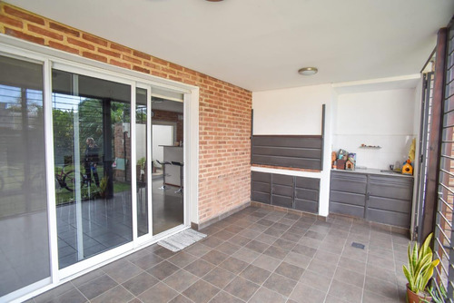 Casa En Venta En Colón Al 2000 - Santo Tomé