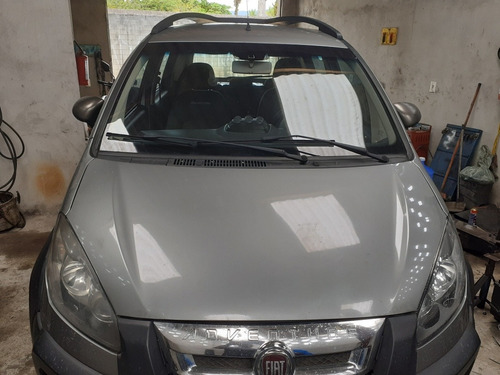 Imagem 1 de 4 de Fiat Idea 2011 1.8 16v Adventure Flex 5p