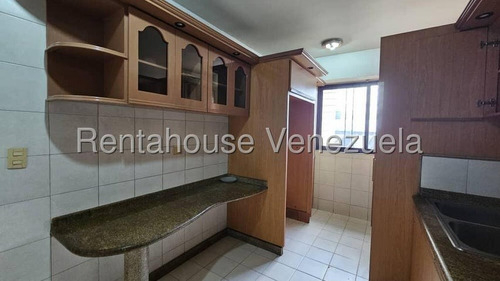 Diana C, Vende Apartamento De Gran Tamaño, Planta Y Pozo, Piso Bajo, En La Trigaleña Valencia Rc-dc 25-11204