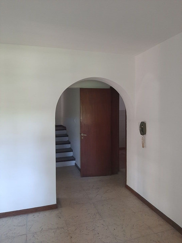 Imagen 12 de 16 de Casa Céntrica Con Jardín.