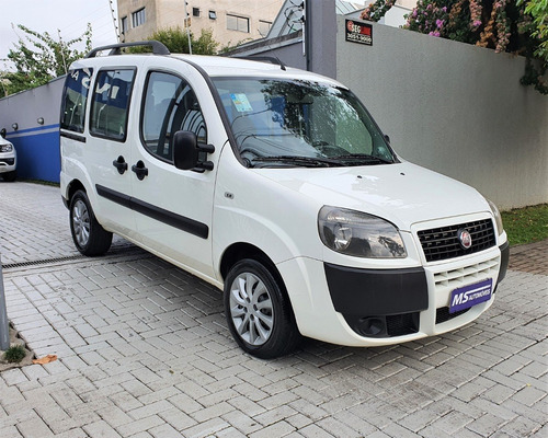 Imagem 3 de 11 de Doblo Essence 1.8 - 7 Lugares - 2020