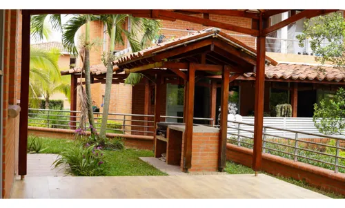 Venta Casa De 454mts2 Condominio En El Castillo, Jamundí 7968.