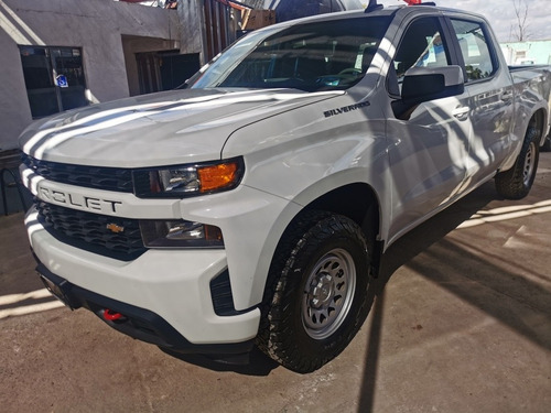 Imagen 1 de 13 de Chevrolet Silverado 2020 5.4 2500 Cab Dob Ls On Star 4x4 At