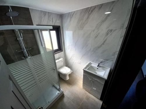 Moderna Y Elegante Casa En Parcela De 5.000 M² En Condominio