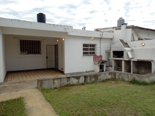 Imagen 15 de 17 de Casa 2 Dormitorios, Psj Vieytes 2281 B° Alto Alberdi