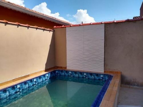 Imagem 4 de 12 de Casa No Bairro Ivoty Com Piscinaa 200 Metros Da Rodovia