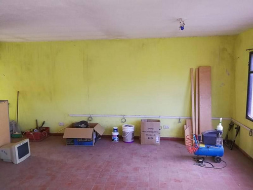 Imagen 4 de 6 de Local Comercial Con Baño Y Patio