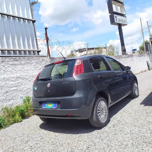 Fiat Punto 1.4 Attractive Italia 8v Flex 4p Manual