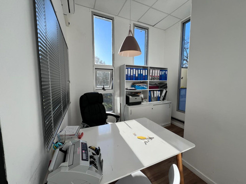 Alquiler Oficinas 50m2.parque Leloir