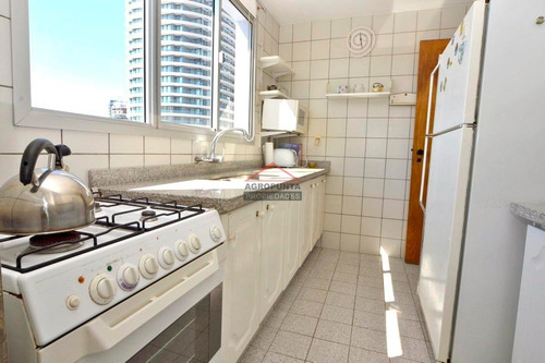 Apartamento En Playa Mansa 2 Dormitorios - Ref: 5105