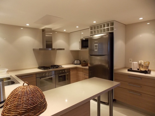 Casa En Venta De 5 Dormitorios En Península