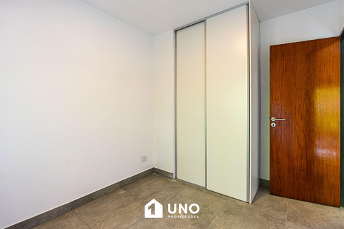 Av. Francia Y Córdoba - Amplio Dpto De 1 Dormitorio Externo.