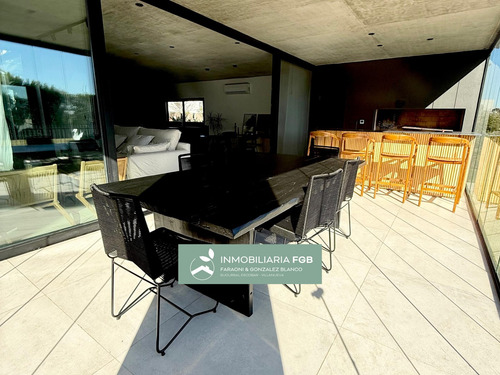 Casa Amoblada Premium En Alquiler En Barrio Araucarias Puertos Del Lago | 4 Dormitorios | Pileta Climatizada | Garage Cubierto