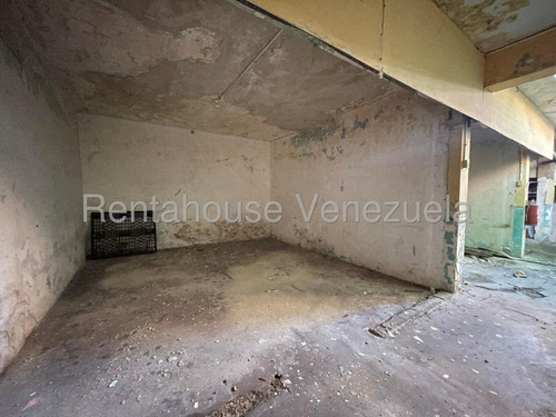 Galpon En Venta En Zona Centro De Maracay Calle Paez Facil Acceso Amplio Tamaño 845 Metros Negoc Estef 25-14082