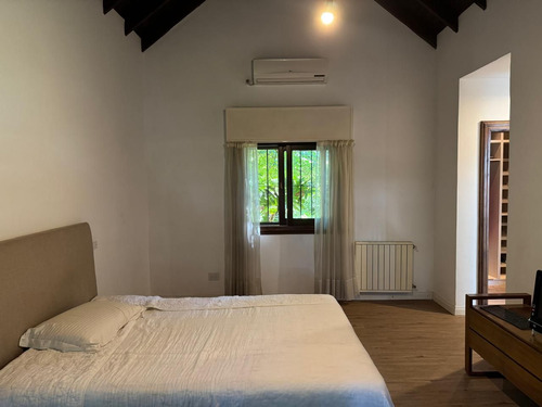 Excelente Chalet 4 Amb. Estilo Inglés En Villa Udaondo