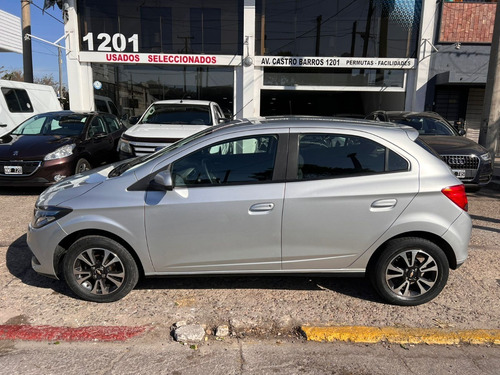 Imagen 2 de 14 de Chevrolet Onix Ltz 2015