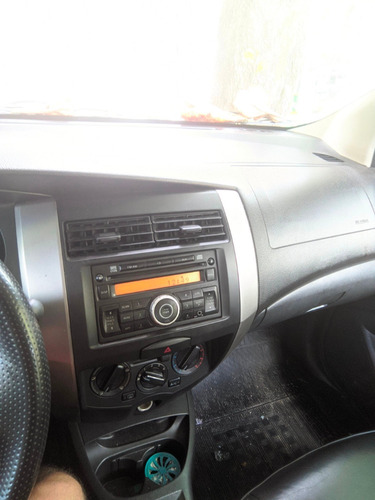 Nissan Livina 1.6 S Flex