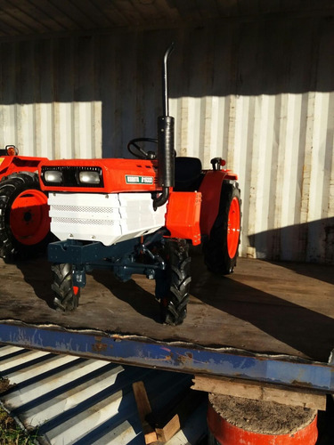 Tractor Kubota B 1600 D 4x4 Con Chirquera Nueva
