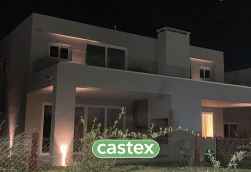 Casa De Cuatro Ambientes A Estrenar En Pilara, Town Houses