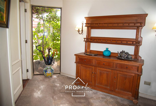 Casa En Venta De 6 Dorm. En Lo Barnechea