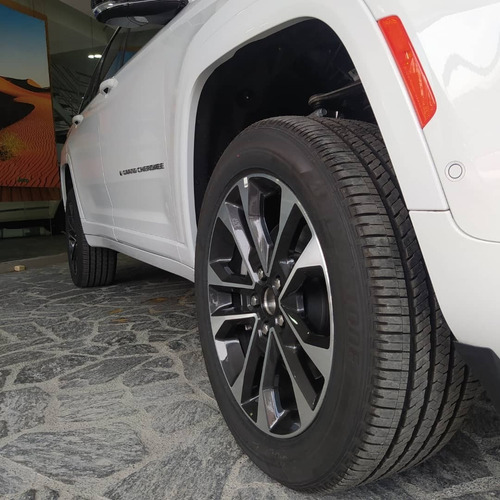 Imagen 6 de 17 de Jeep Grand Cherokee L Overland 4x4 2023