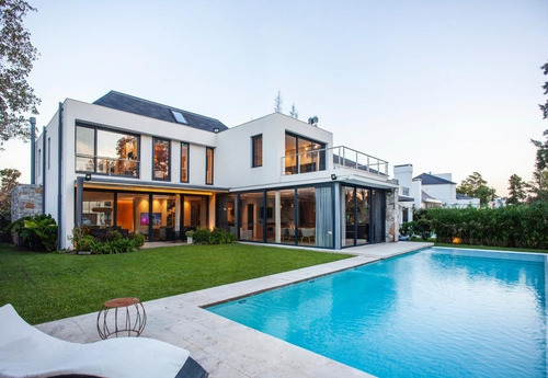 Imagen 3 de 18 de Espectacular Casa En Saint Thomas Este De Canning!!! Unica En La Zona!!!