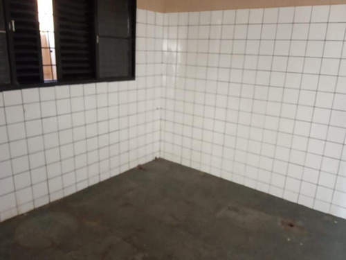 Salas Comerciais - Ref: L509