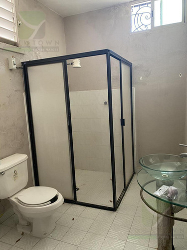 Imagen 10 de 22 de Casa O Edificio Comercial Ideal Para Oficinas En Colonia México A Una Cuadra De Paseo Montejo