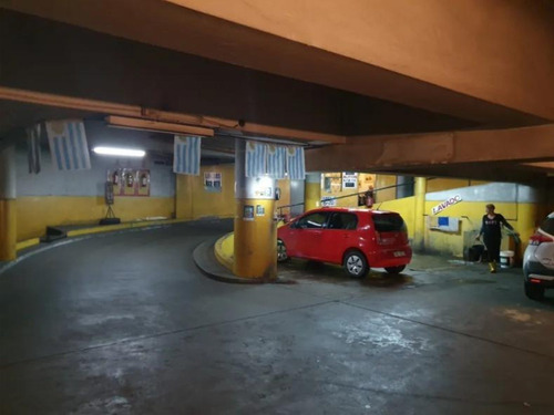 Venta Parking Centro Cap. 40 Coches - Centro