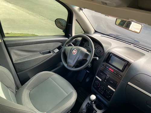 Imagem 8 de 12 de Fiat Idea Attractive 1.4