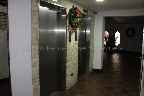 Apartamento En Venta. Res. Marlene. Santa Paula. Cecilia Gutierrez. 25-15158
