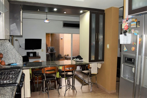 Imagen 3 de 16 de Marisol Castro Vende Townhouse En Mañongo | Naguanagua | Carabobo | Ubicado Cerca De Kromi Y El C.c. Sambil | Atth-224