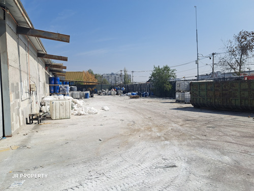 Amplios Galpones Con Accesos Por 2 Calles