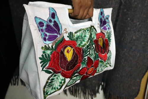 Bolsa De Mano  Con Bordado Oaxaqueño  Hecho Artesanalmente.