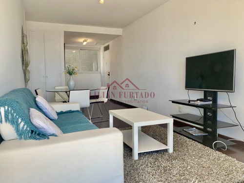 Departamento Con Espectacular Vista Al Puerto De Punta Del Este En Venta Un Dormitorio- Ref: 1442