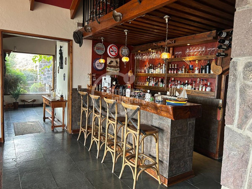 Casa En Venta De 3 Dorm. En Lo Barnechea Arrayán