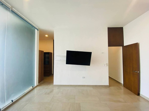 | Amplia Casa Residencial, En Venta. |