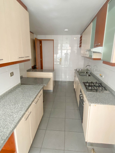 Hermoso Y Amplio Departamento, Excelente Sector (4d / 4b)